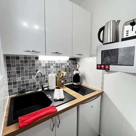 Moderne Les Gobelins Apartment *